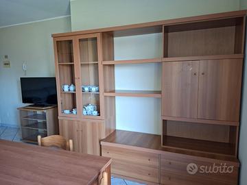 Credenza tavolo e 4 sedie zero costo