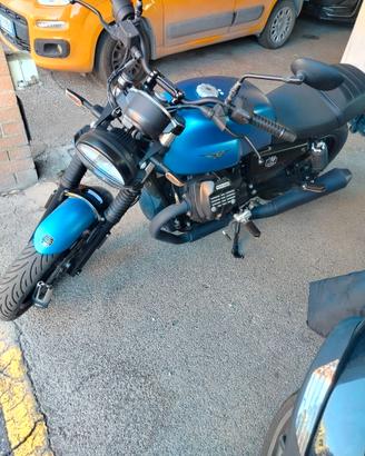 Guzzi v7 Stone