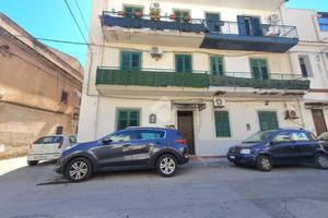 2 LOCALI A PALERMO
