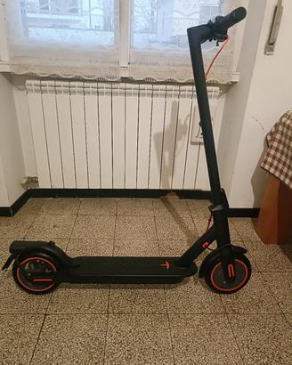 monopattino elettrico nuovo 30 km/h 