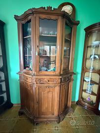 vetrina completa in legno