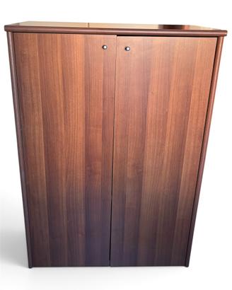 Mobile in legno con ripiani