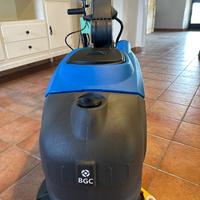 Lavapavimenti professionale come nuova