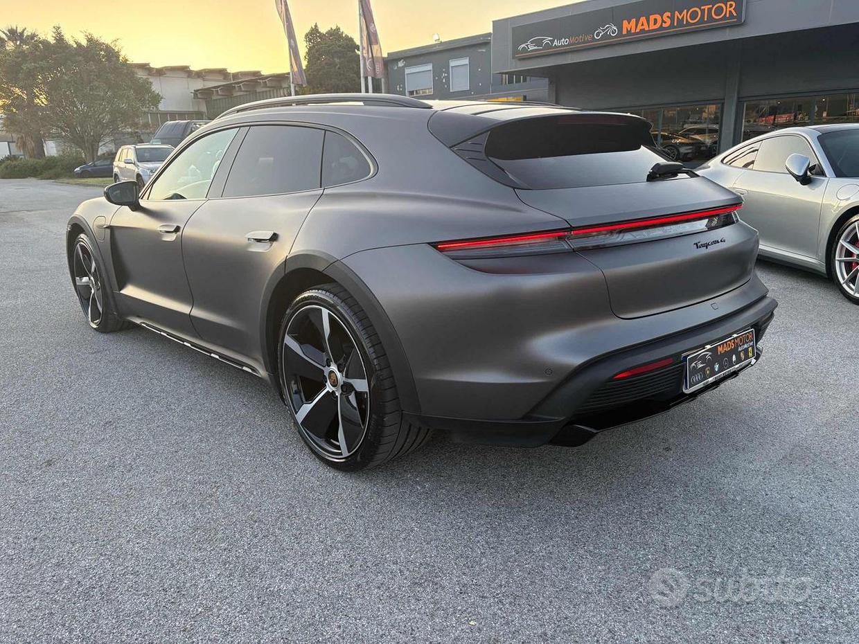 PORSCHE Taycan