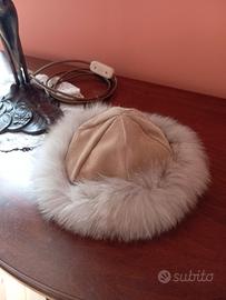 cappello in pelle di pecora e volpe 