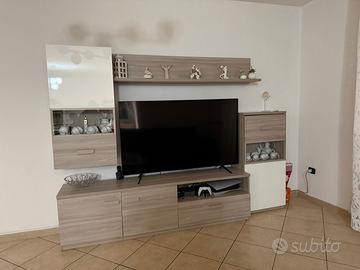 Parete attrezzata moderna