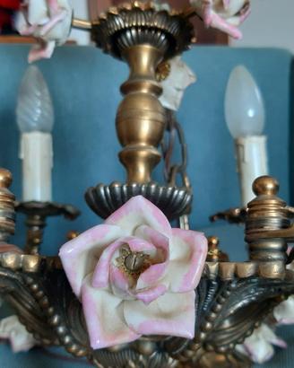 Lampadario vintage più abat jour in ottone e rose