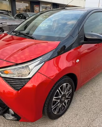 Toyota Aygo 5p 1.0 x-clusiv red style 72cv