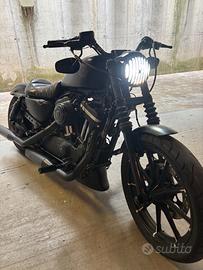 Harley-Davidson Iron 883 total black