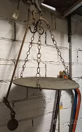 Antica bilancia a stadera vintage