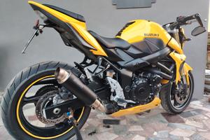 Suzuki Gsr750