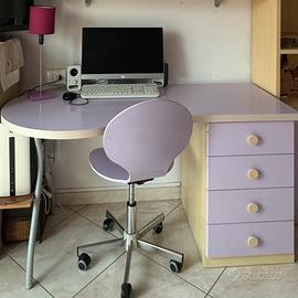 scrivania cameretta con sedia