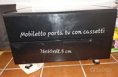 Mobiletto porta tv laccato nero.