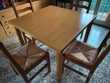 Tavolo con 4/6 sedie