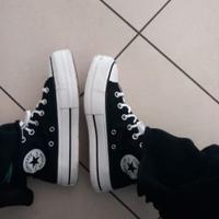 Converse nere