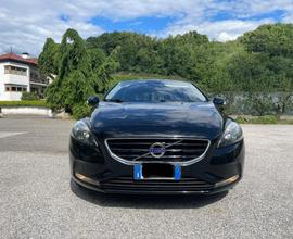 VOLVO - V40 -  D2 Geartronic Momentum