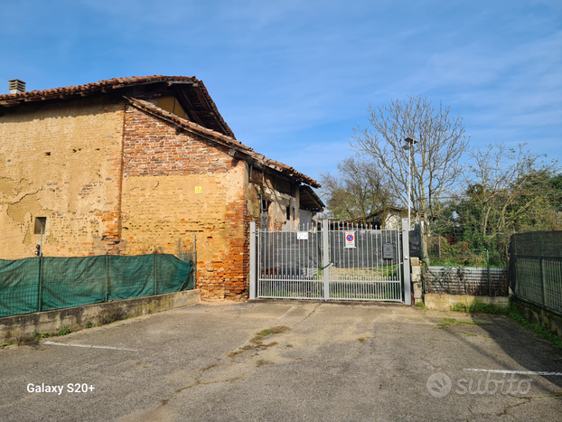 Locali caca in dipendente