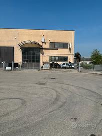 Reggio nell'Emilia capannone 600 mq