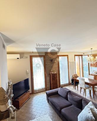 SPLENDIDA BIFAMILIARE CON SCOPERTO PRIVATO - PREMA