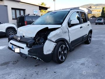 Fiat Pandina 1.0 Hybrid Cross 2025 SINISTRATA
