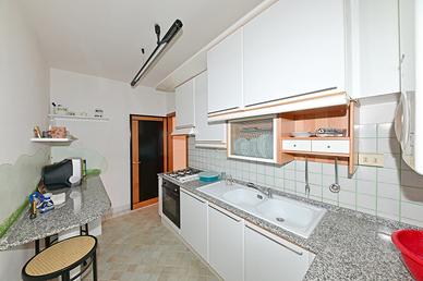 Cucina completa di elettrodomestici