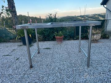Tavolo da esterno o interno