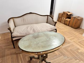 Divano e tavolino