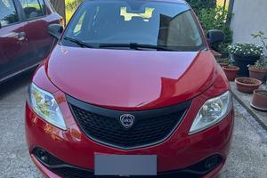 Lancia ypsilon 1.2 gpl