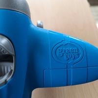 Giocattoli green toys aereo e ruspa.