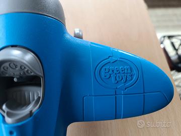 Giocattoli green toys aereo e ruspa.