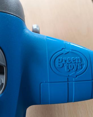 Giocattoli green toys aereo e ruspa.