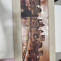 Quadro Skyline New York con Cornice Effetto Legno
