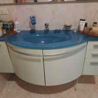 mobile bagno sospeso 