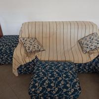 divano 3 posti con 2 pouf 