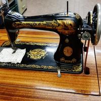 Macchina da cucire Singer con mobile originale