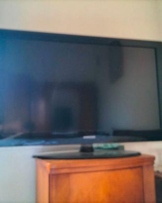 Grande TV Samsung con decoder