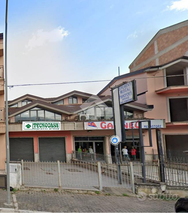 NEGOZIO A CASTROVILLARI - Vista 2
