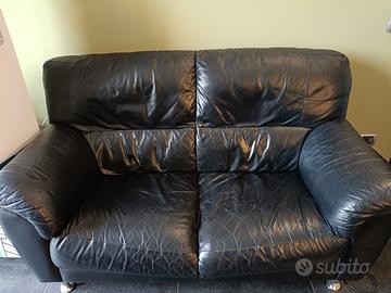 DIVANO POSTI ECOPELLE Arredamento e Casalinghi In vendita a Milano