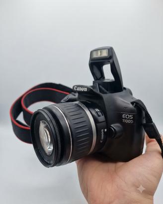 Canon EOS 1100D con obiettivo 18-55mm