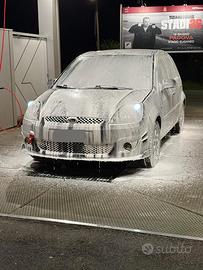 Ford Fiesta con iniettori rifatti per neopatentati