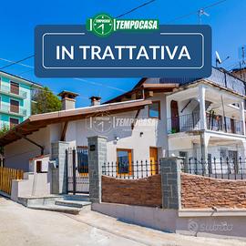 TERRATETTO LIBERO SU 3 LATI CON TERRAZZO E CORTILE