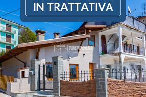 TERRATETTO LIBERO SU 3 LATI CON TERRAZZO E CORTILE