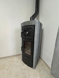Stufa a legna con forno nordica