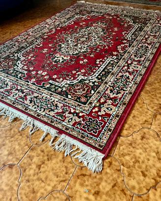 Tappeto stile orientale rosso con frange