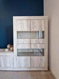 Credenza alta effetto legno chiaro