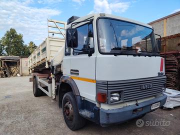Iveco 135 17 con gru revisionato