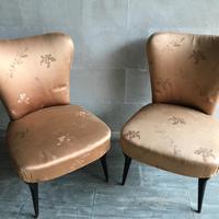 Due poltroncine in tessuto antico A