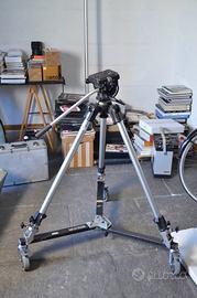 Cavalletto video Manfrotto con testa video, base a