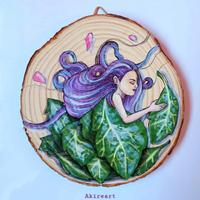 fatina disegnata su legno 13 cm