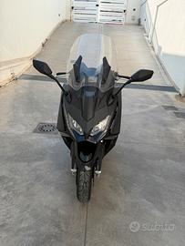 Kymco AK 575